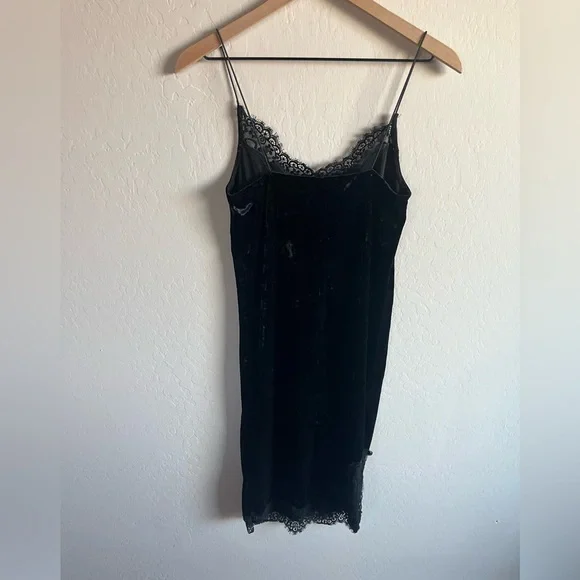 Divided H & M Women’s Velvet Lace Slip Dress Size 2 Whimsigoth Witchy Festival - Picture 4 of 5